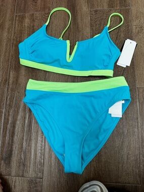 Medium bathing new suit new with tags